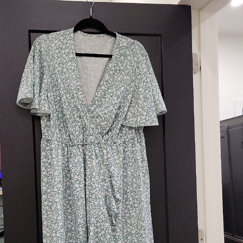 SHEIN Green Floral Midi Dress